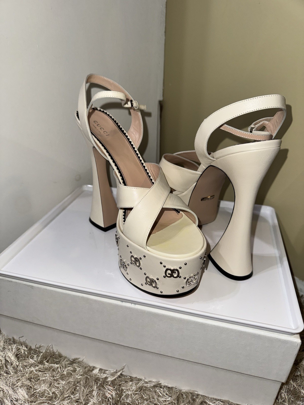 Gucci Ivory Leather Platform Ankle Strap Open Toe Buckle Heel US 10.5