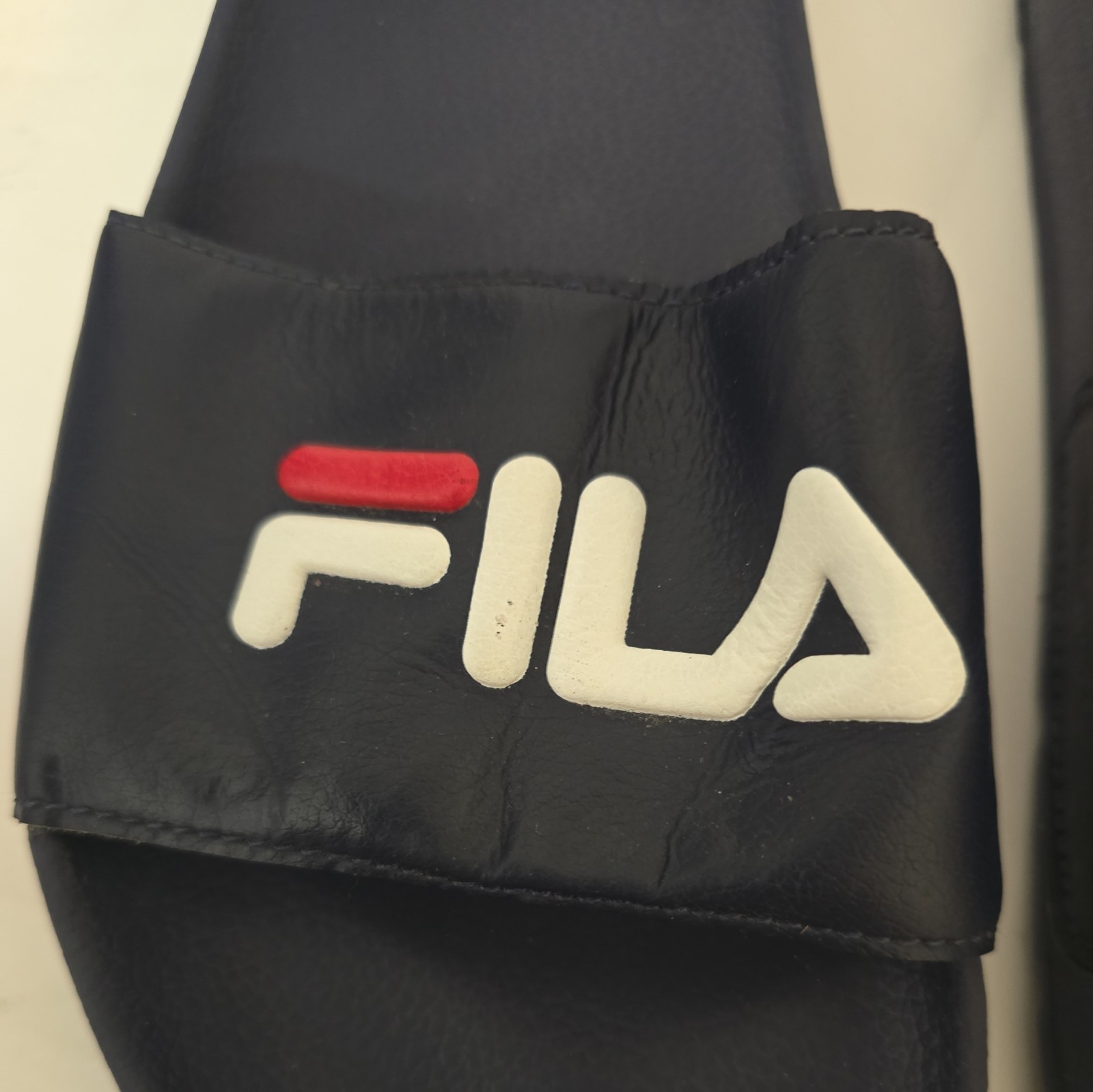 Fila Women’s Fuzzy Drifter Slide Sandal BLACK-Red-White Size 7, 8, 9, 10, New