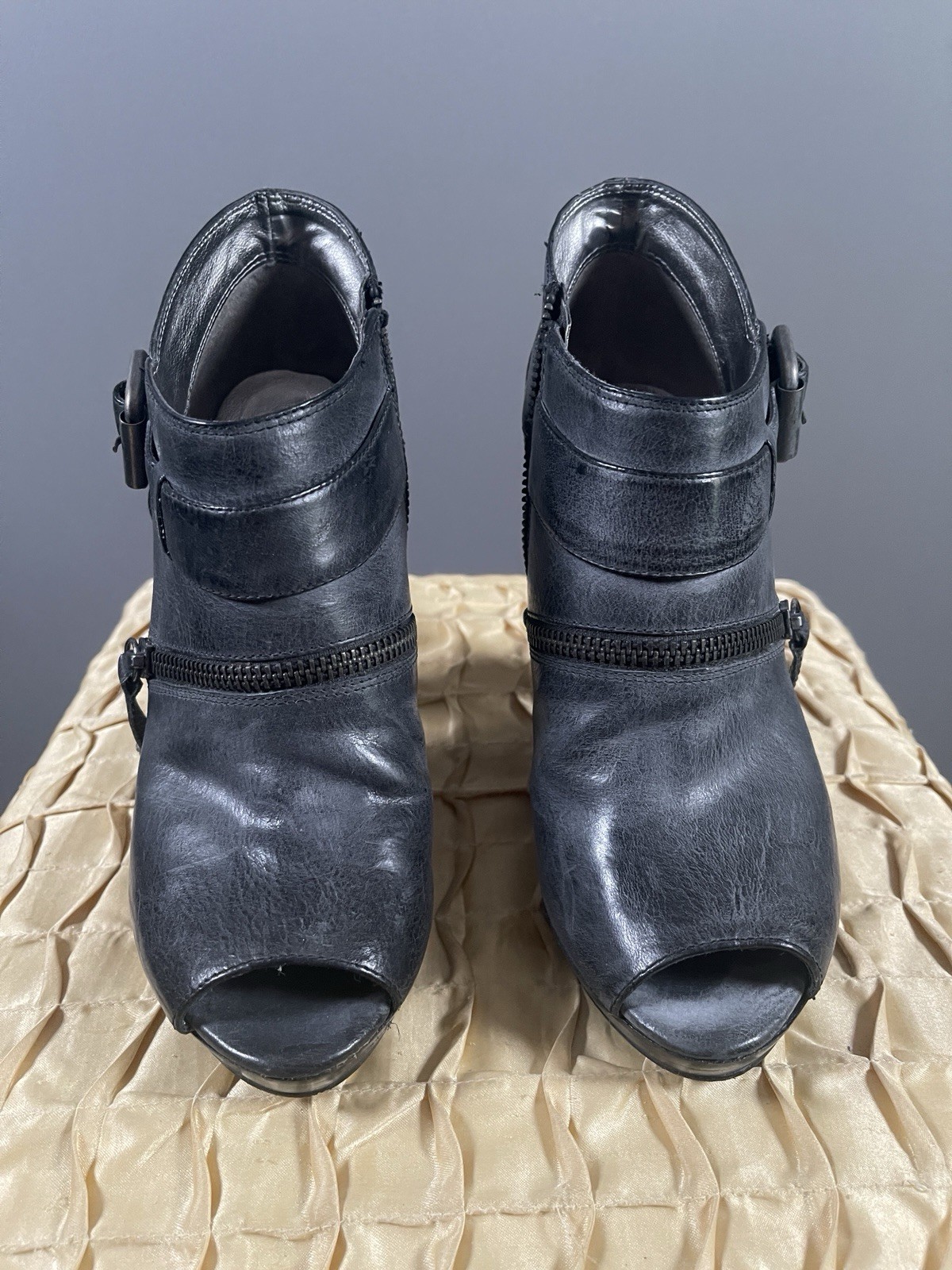 GUESS Boots Womens 5.5M Zip Platform Stiletto Ankle Booties Black