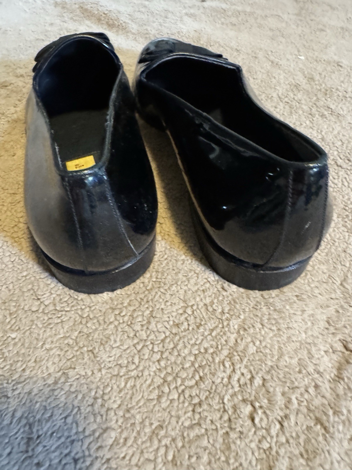 DOMANI BY JOHNSTON & MURPHY black patent leather flats with bow accent Size 10 M