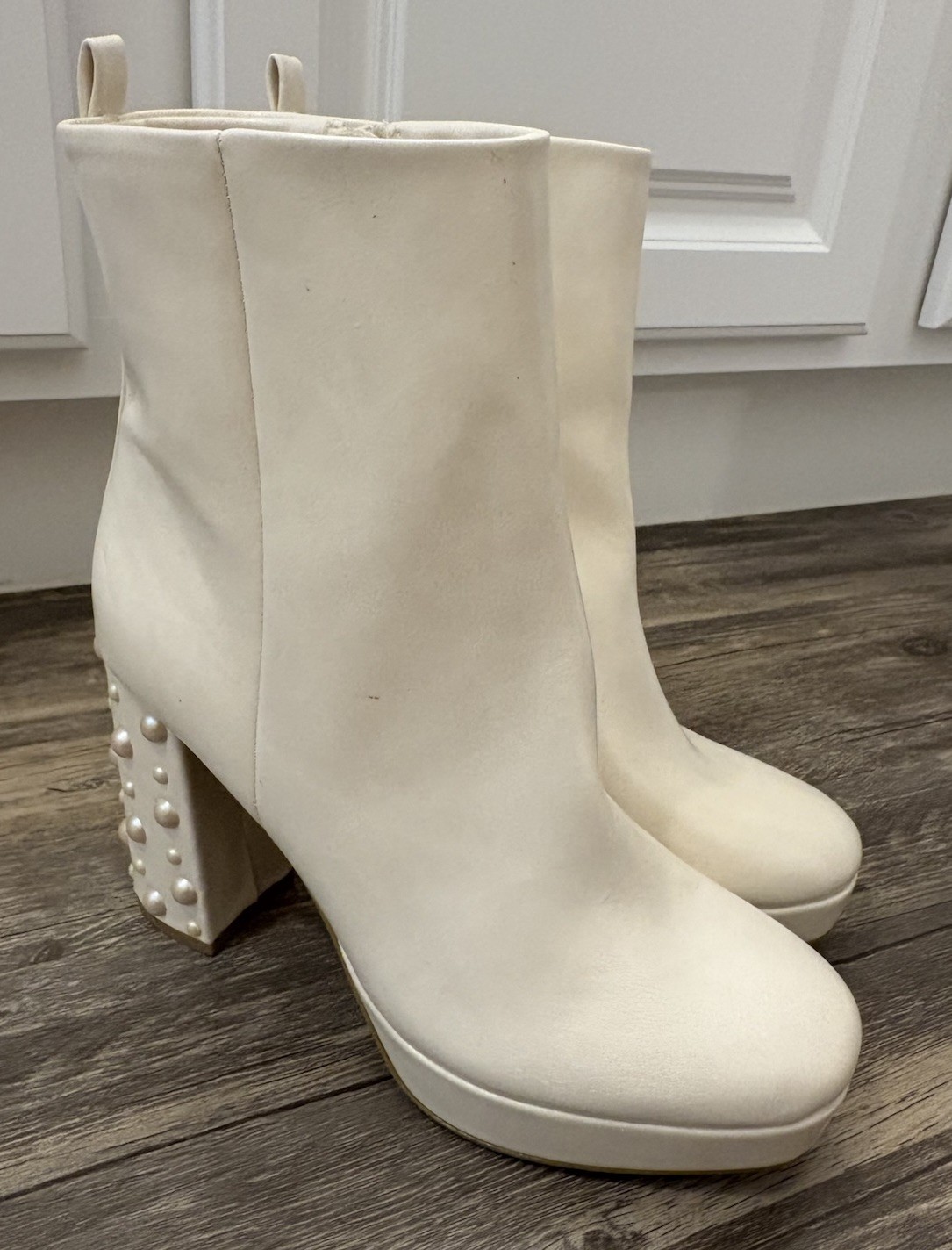 Women’s Report Cream White Studded Pearl Ankle Boots – Size 8.5 NEW