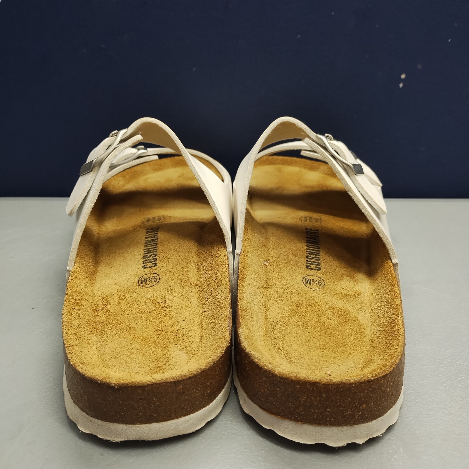 Cushionaire Lane Slide Sandals Womens US 9.5M White Comfort Buckle Strap Slip On