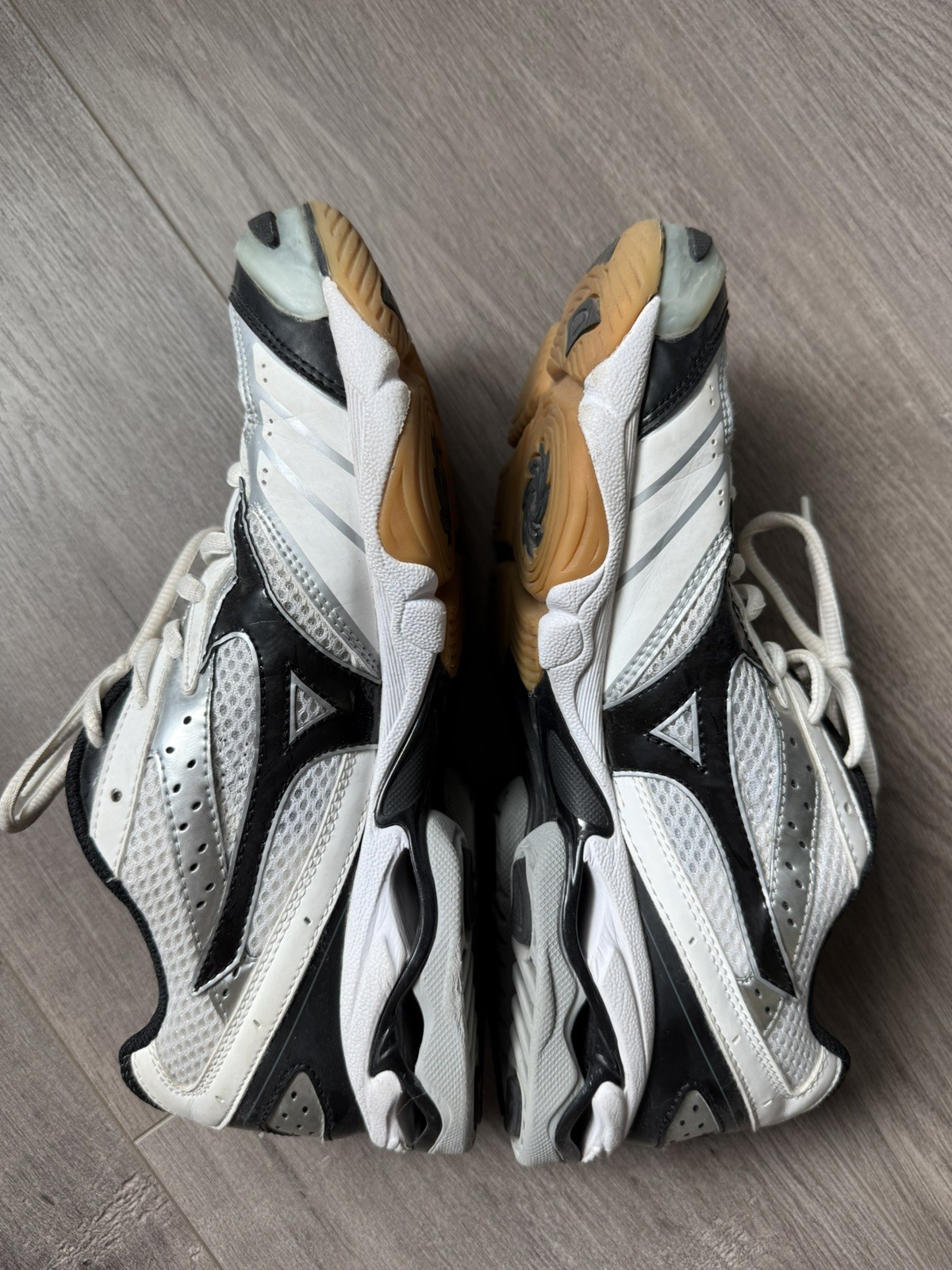 Mizuno Wave Bolt volleyball shoe sz 9W