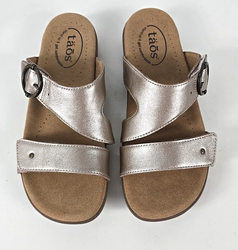 NWOB – Taos Womens WESTSIDE Champagne Metallic Leather Slide Sandals Sz 7