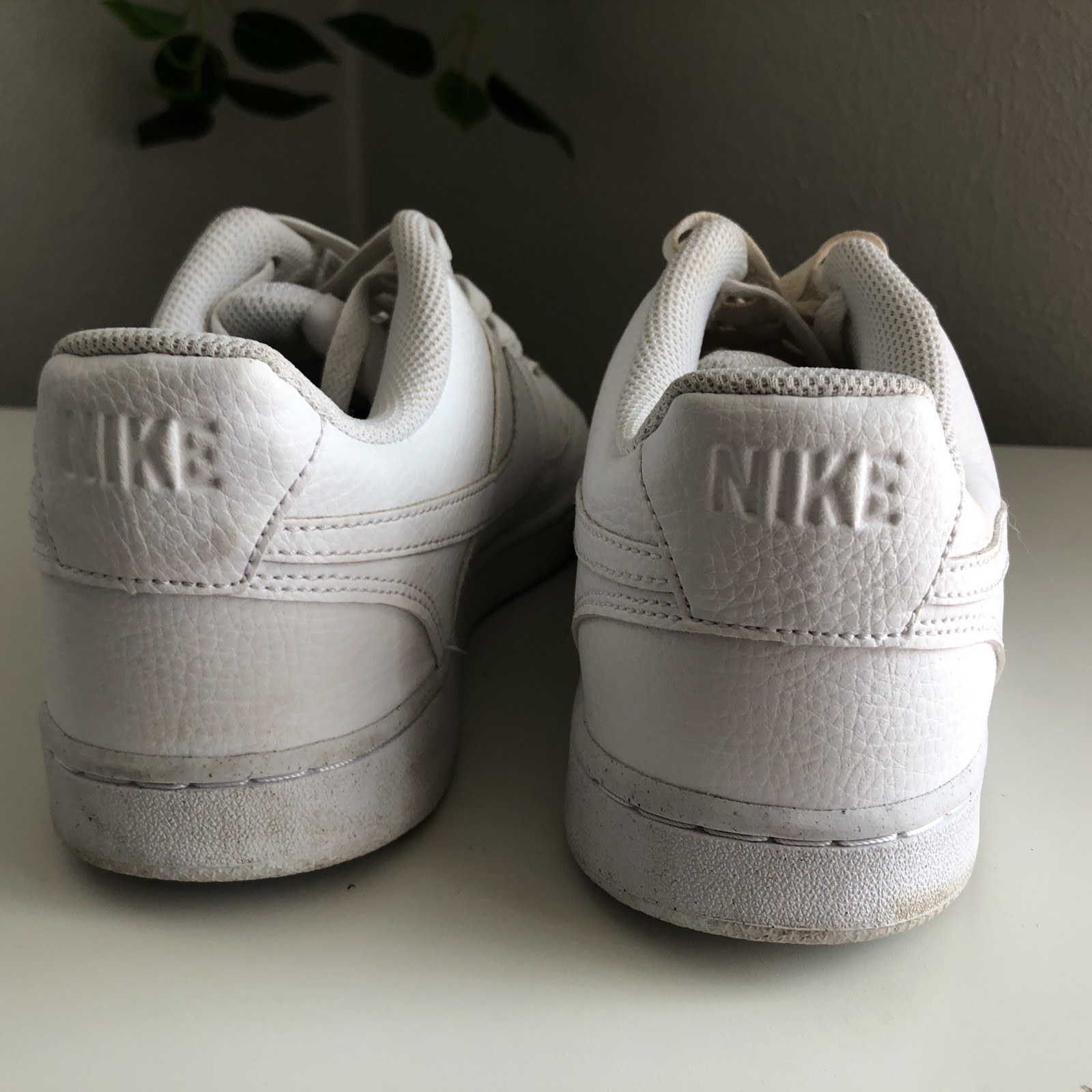White Nike Leather sneakers DH3158-100 Worn Once. W Size 10 P8