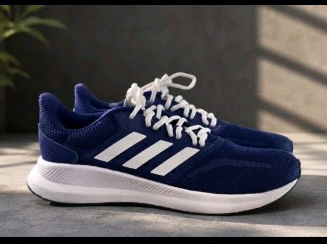 Adidas Runfalcon Blue & White Running Shoes EG2544 + Socks ☆ Women’s Size 6 NEW!