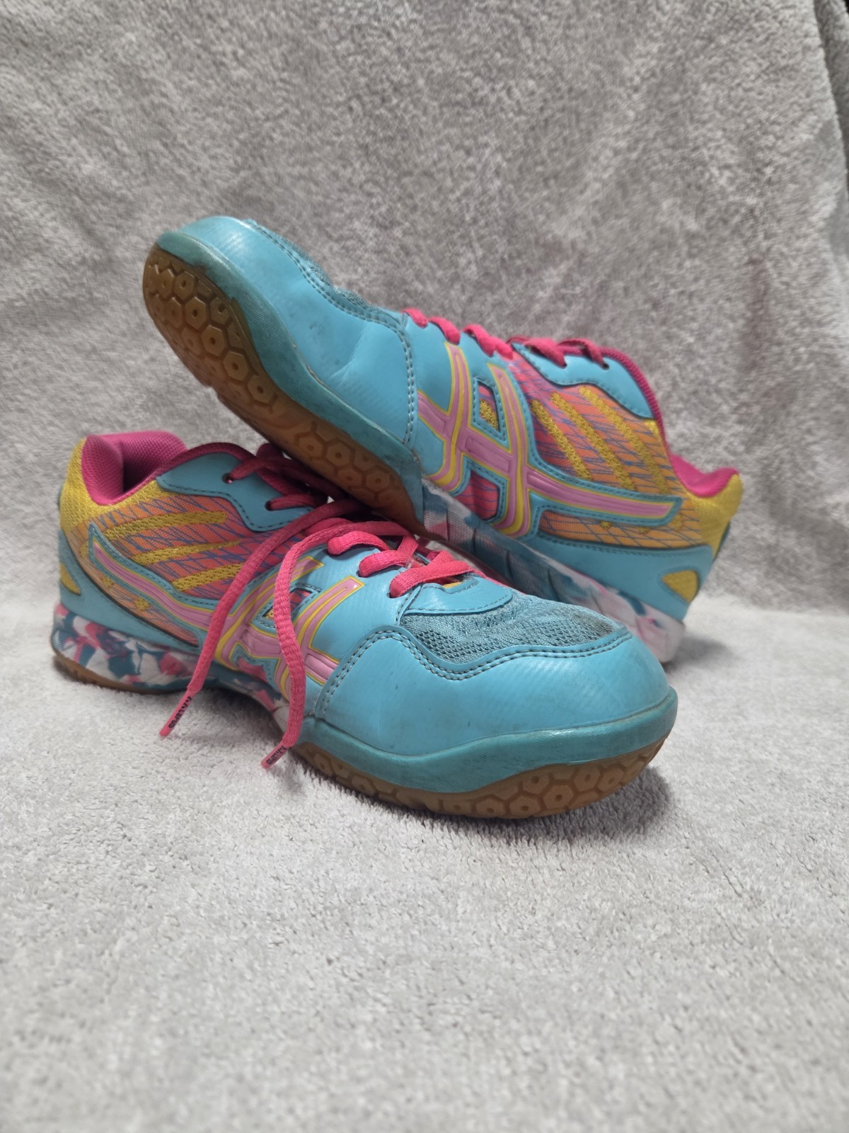 LEFUS Women’s Court Shoes Size 6.5 Blue Pink Yellow Badminton Volleyball Gym