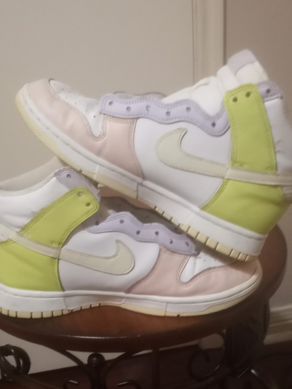 Nike Dunk High Womens Size 7.5 White/Cashmere-LT Lemon Twist DD1869-108