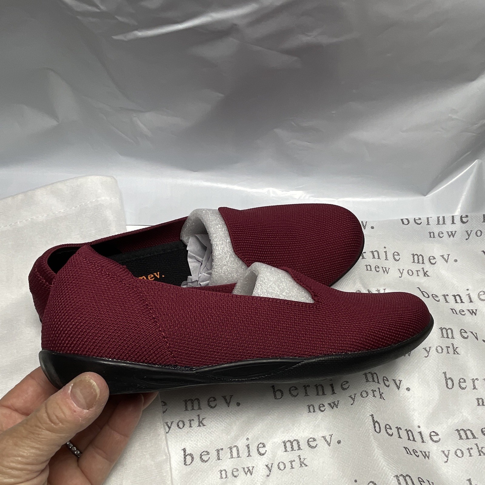 Bernie Mev Women’s Knit Slip-On Flats Burgundy Round Toe EU 36 US 5