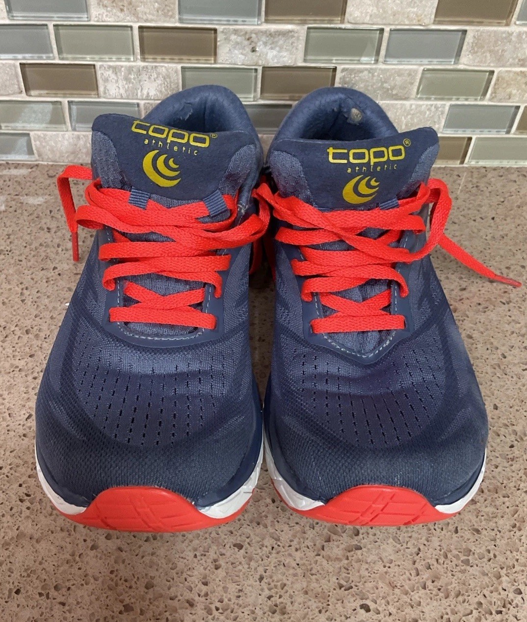 Womens Topo Sneakers Sz 7 Athletic Magnifly 3 Running Shoes Sz 7 Iris Coral