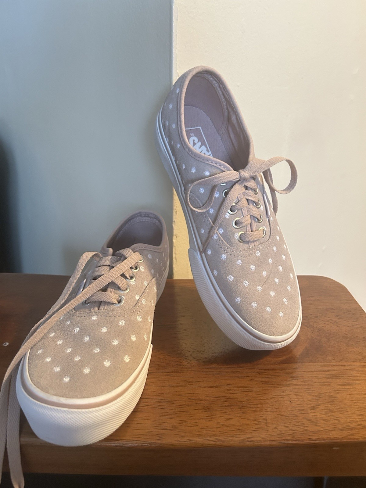 Suede Tan Comfy SlipOn VANS White Dot Skater Sneaker Women’s 7 Modern Prep Boho