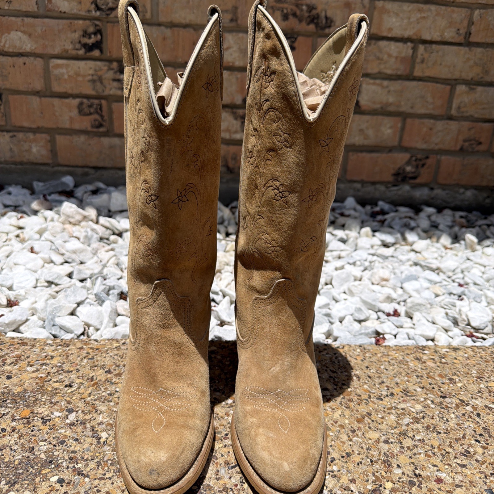 Vintage Wolverine Tan Suede Leather Boots Ladies Sz 7.5 (7) Western Cowgirl
