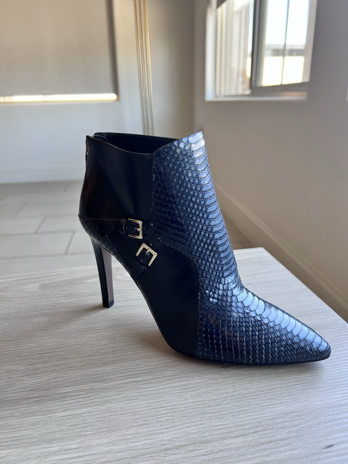 Boss Hugo Boss Midnight Navy Snakeskin Embossed Ankle Boots EU 37.5 US 7.5