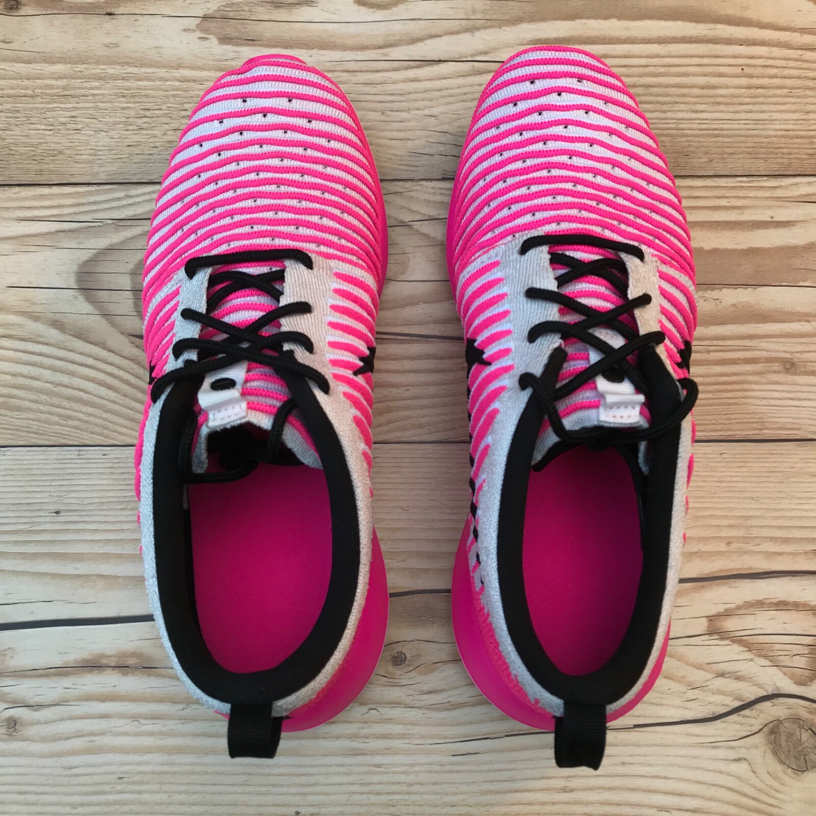 *New* Nike Roshe Two Flyknit Pink White & Black Select-a-Size