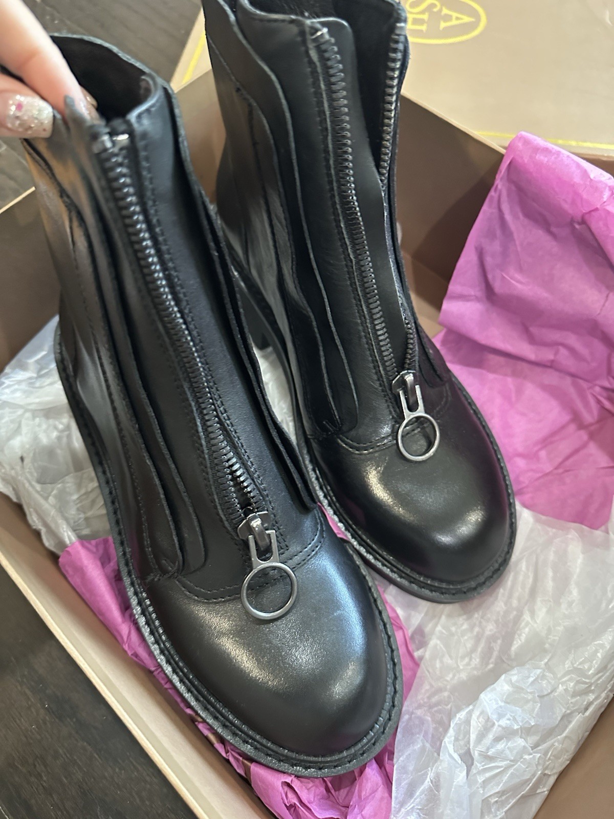 ASH Black Leather Zip Ankle Boots Women’s Size 38 Short Booties