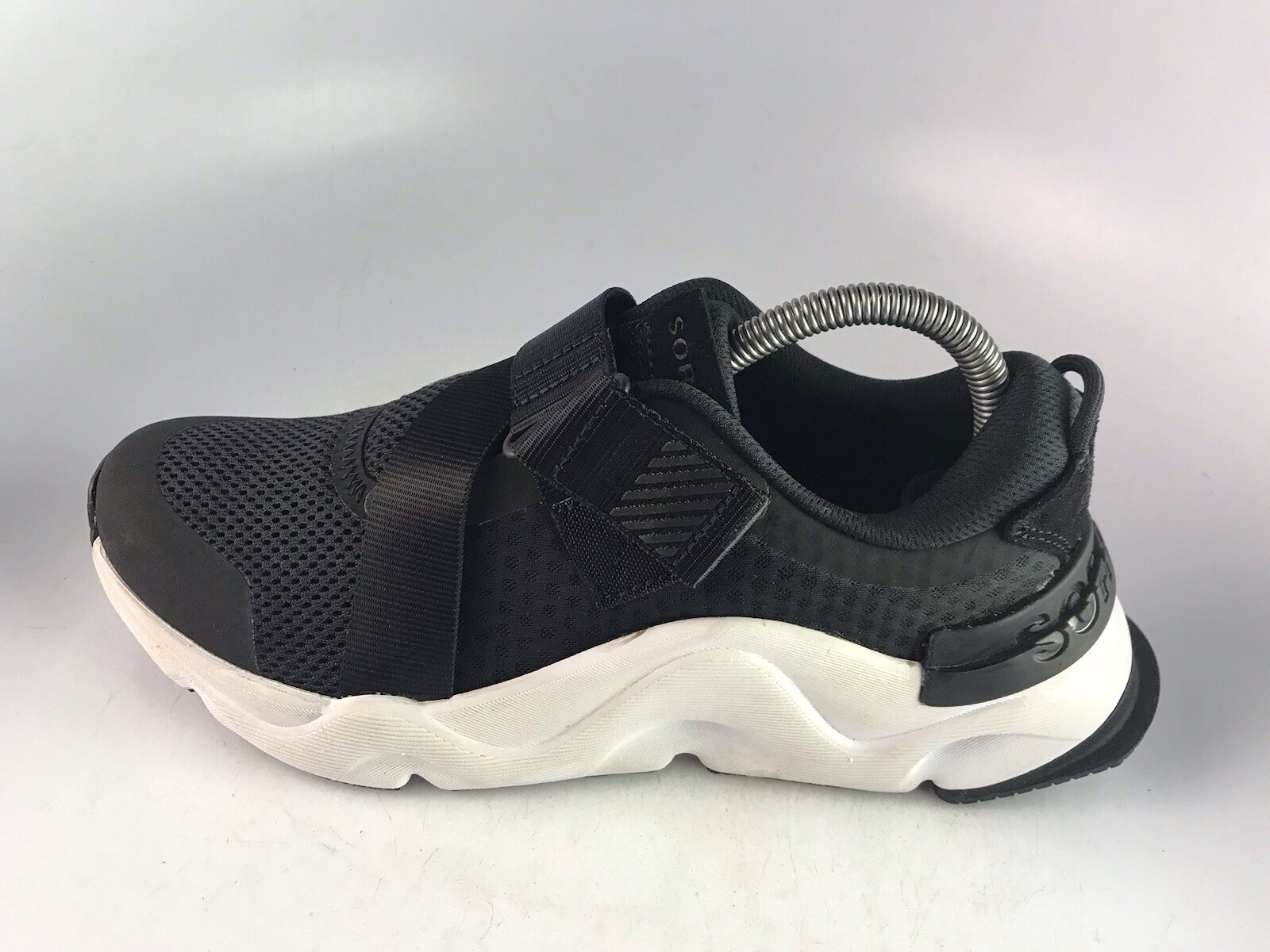 Sorel Women’s Kinetic RNEGD Strap Sneaker Black Air Mesh Sz 8 US