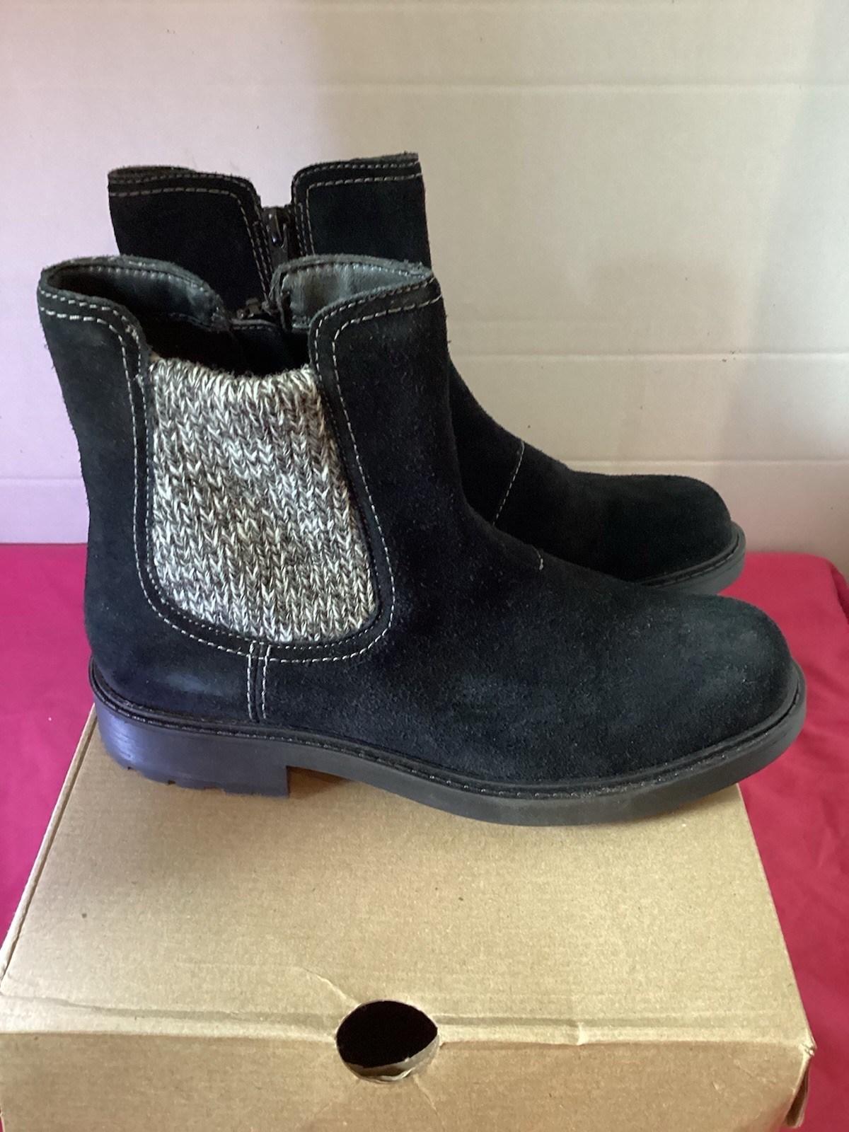 47-Clarks Opal Sky black suede Chelsea Boots With a textured knit Panel Size 7M