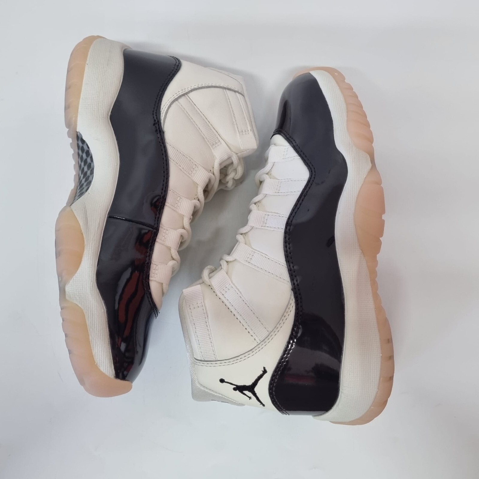 Nike Air Jordan 11 Retro Women’s 7.5 US 5UK AJ11 Neapolitan Sail Brown Sneakers