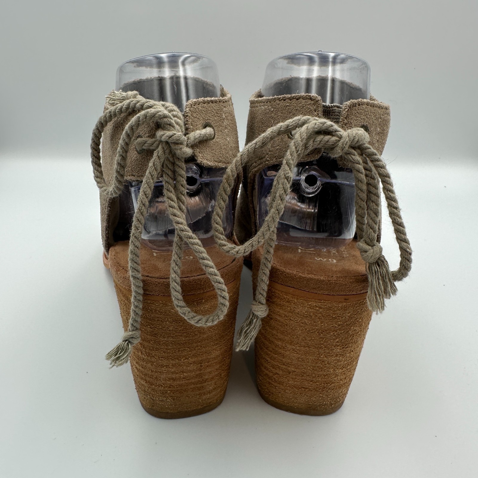 New TOMS Majorca Peep Toe Booties 9 Taupe Suede Block Heel Boho Festival Sandals