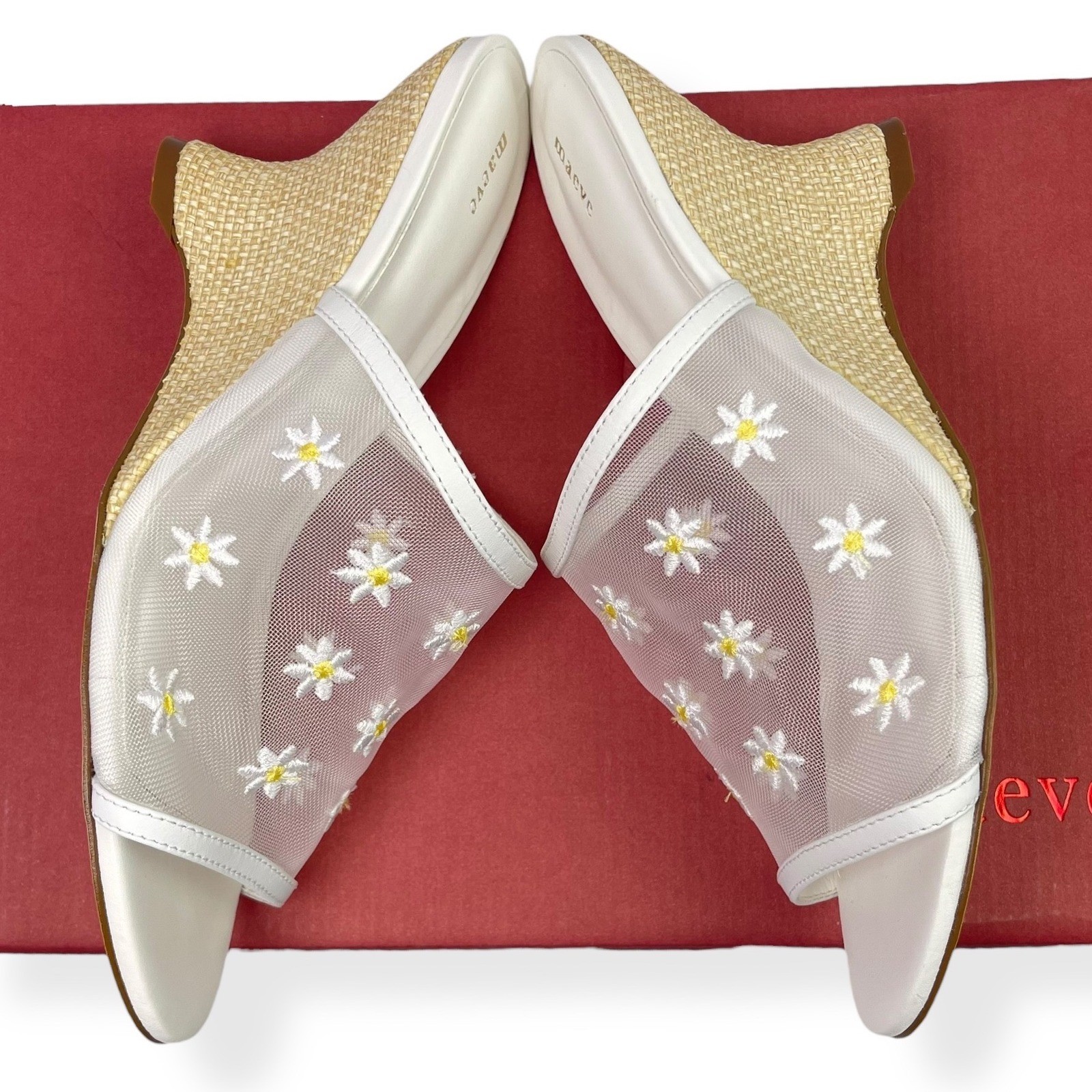NEW Anthropologie Maeve Mesh Wedge Sz 7 White Embroidered Daisy Flowers Open Toe