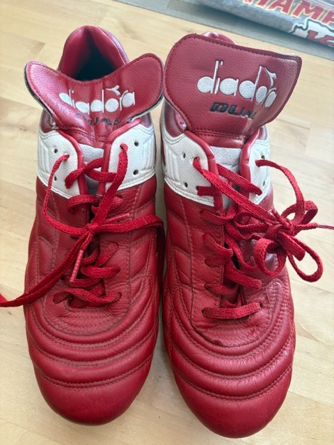 Diadora – Women’s Soccer Cleats – Size 8 – Red w/White – See Scans