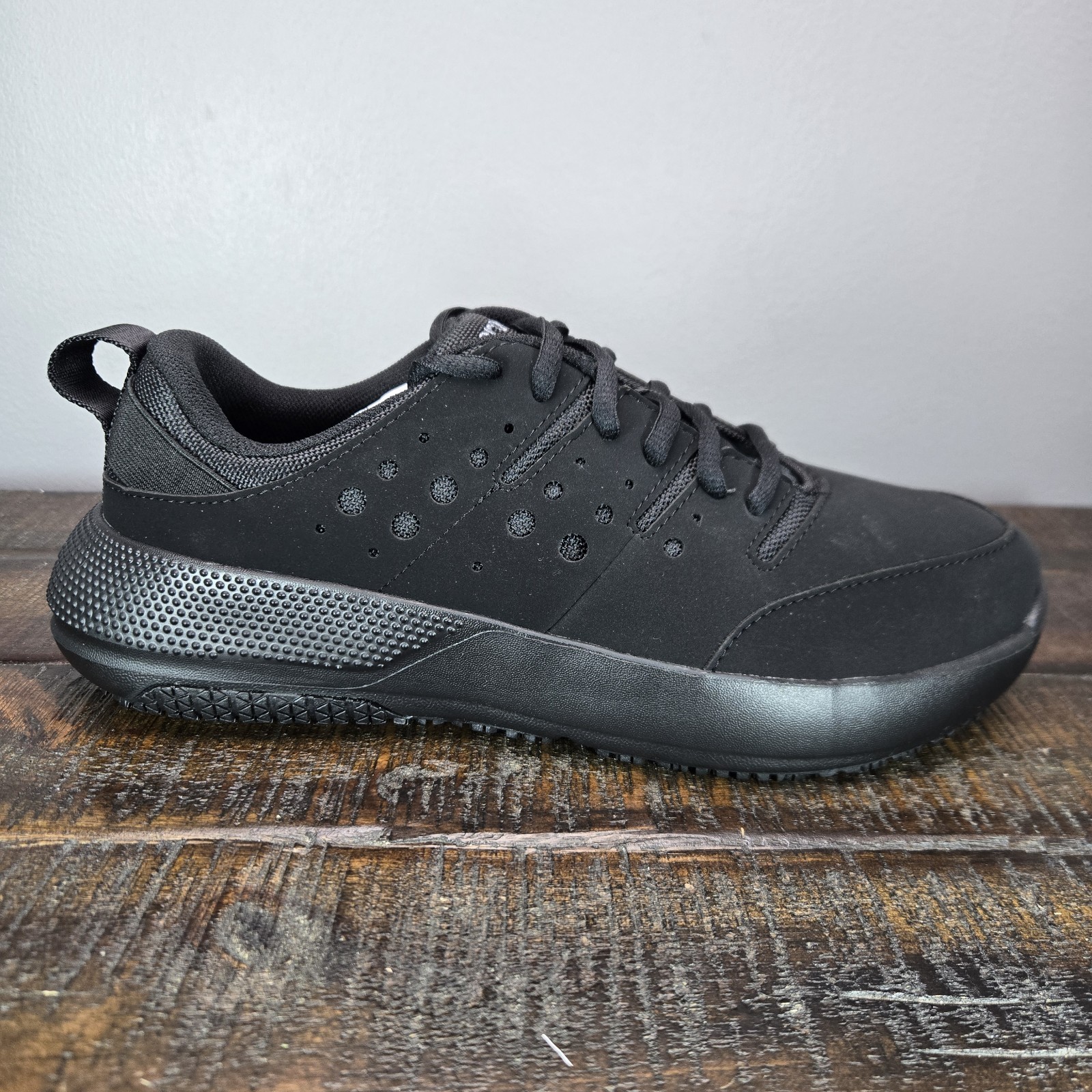 Crocs On The Clock Work Sneaker Womens Size 8.5 Black Slip Resistant Kitchen