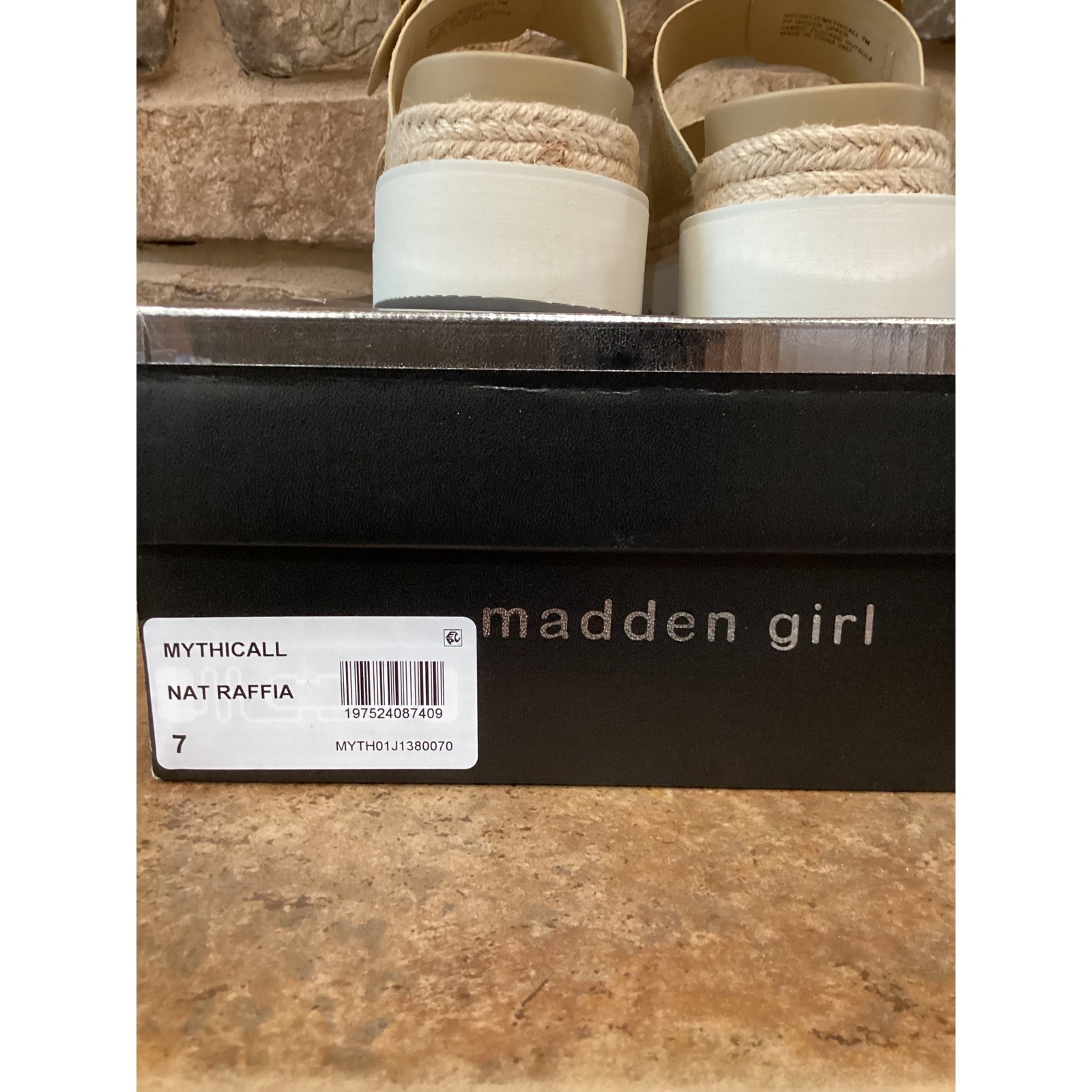 Madden Girl Mythicall Nat Raffia Platform Sandals Gold Buckle Slides Womens 7