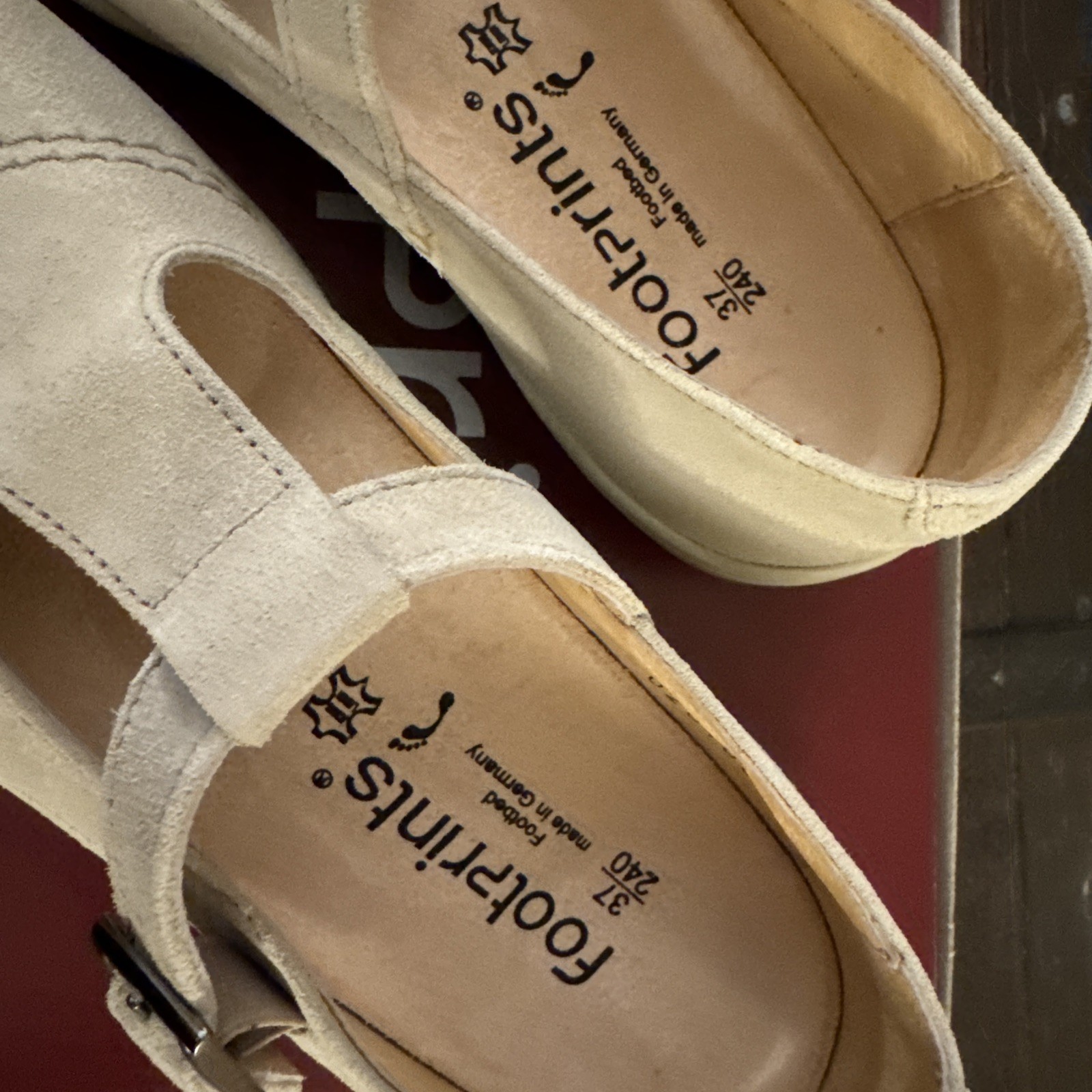 Footprints by Birkenstock Women’s Cream Suede Casablanca Flats Sz 37 NIB