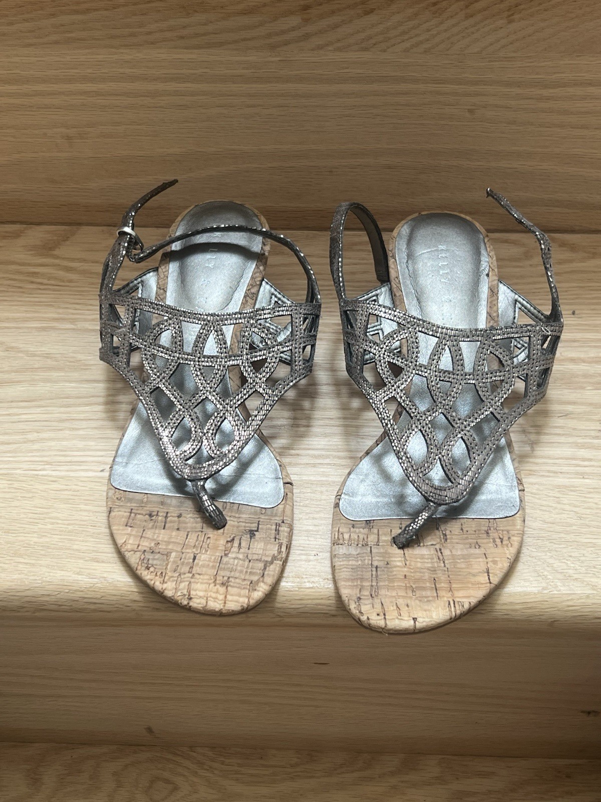 Kelly & Katie Women’s Metallic Silver Strappy Wedge Sandals Ankle Strap 6.5