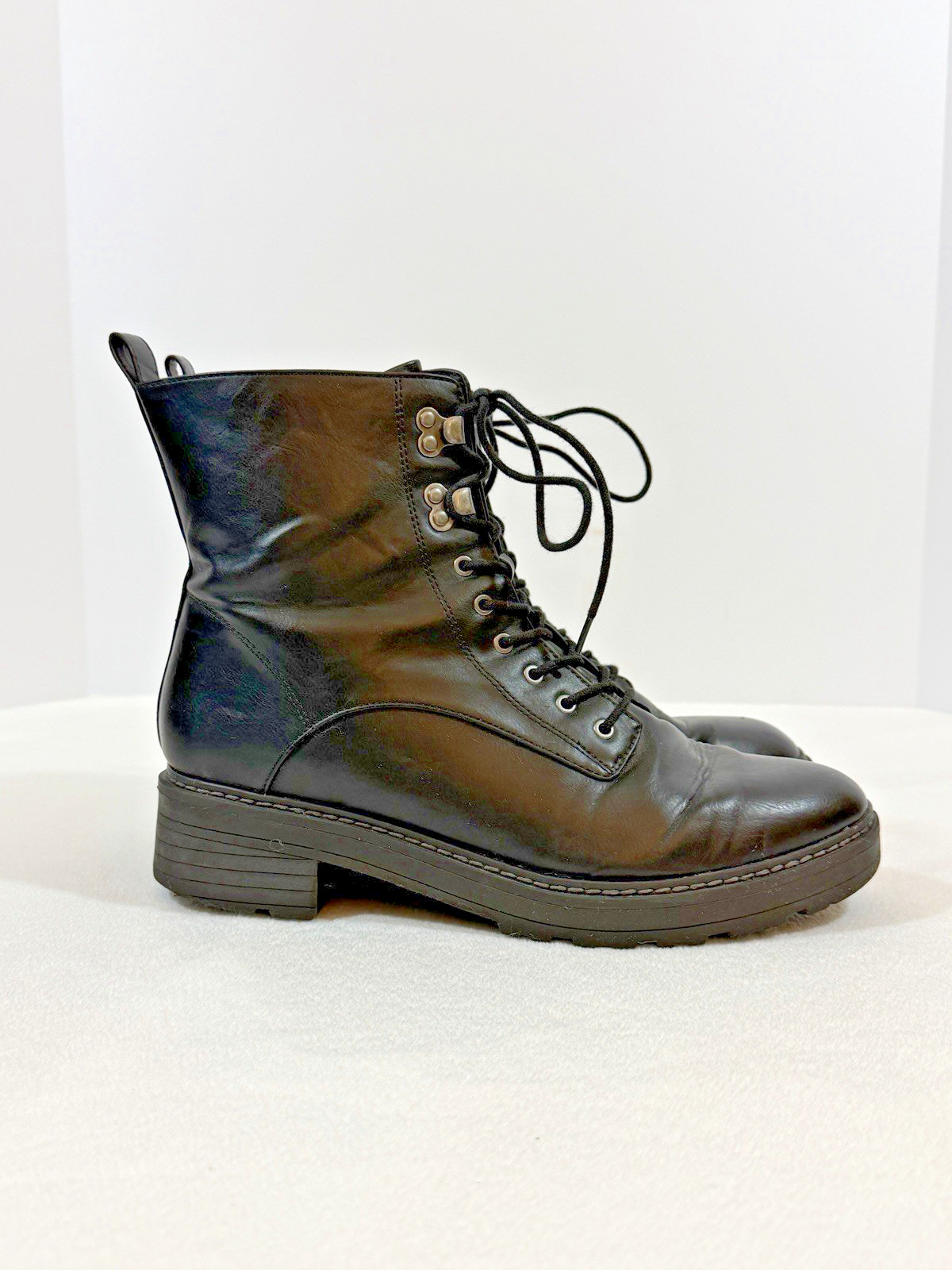 Universal Thread Women’s Black Combat Ankle Boots Lace-Up Side Zipper Size 10