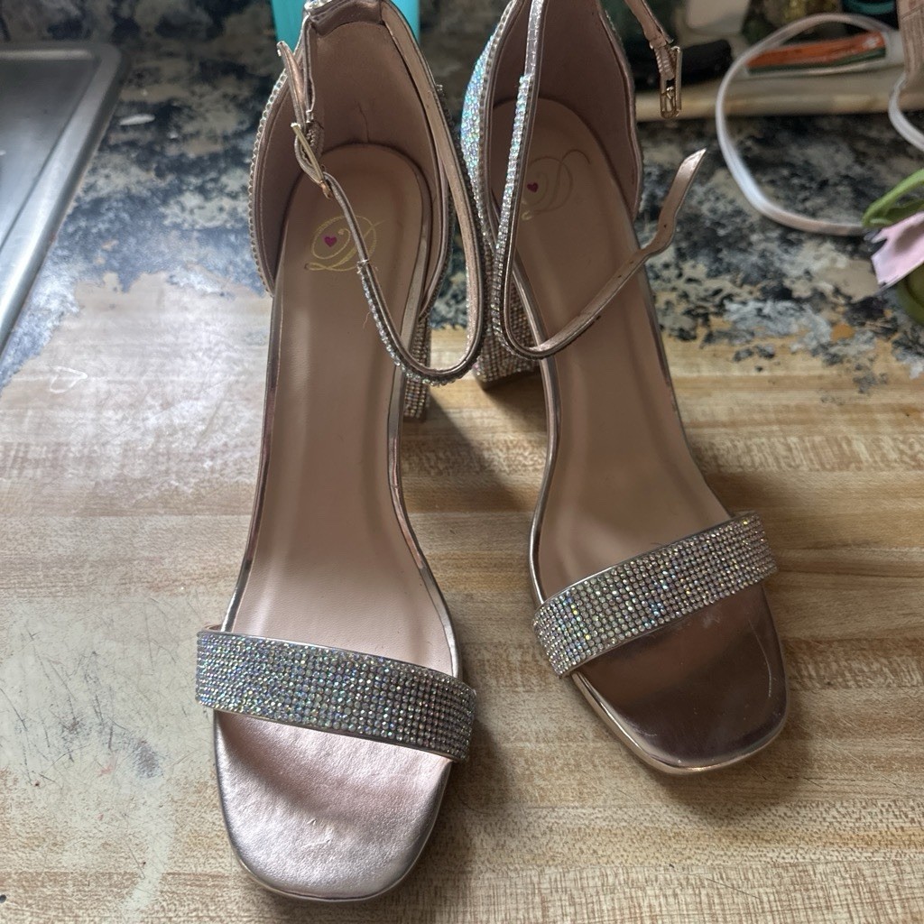 Sparkly Golden Heels Size 8.5 Women’s Shoes Open Toe Ankle Strap Party Prom