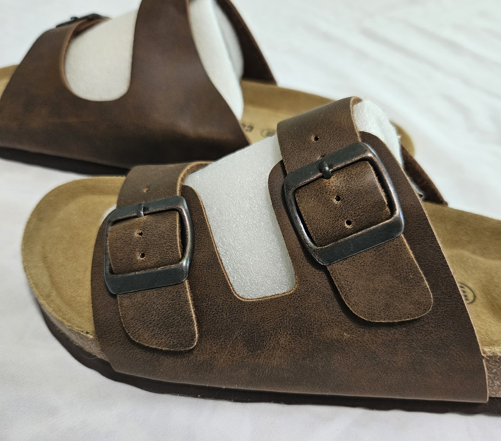 Cushionaire Womens 10M Cork Footbed Sandals Lane Brown Oily Double Buckle