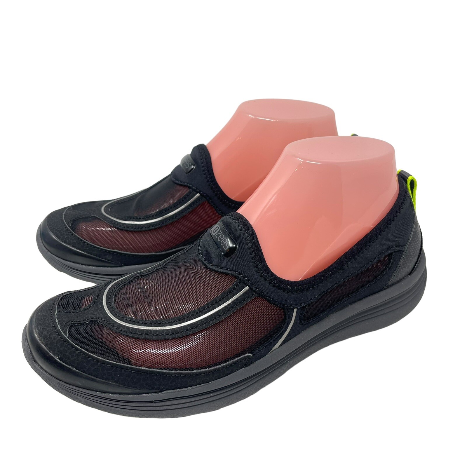 BZEES SEA DOGS Womens Size 8W Black Slip On Flats Water Washable Shoes New READ