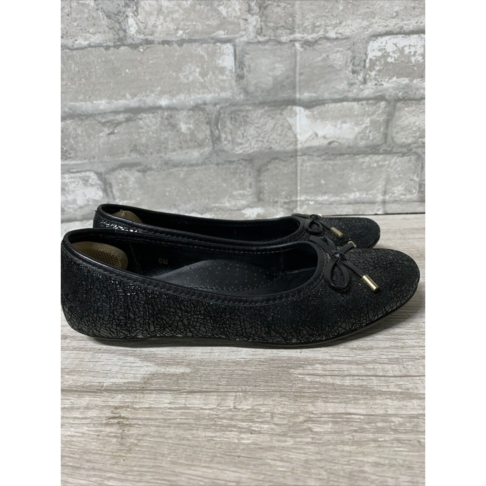 Vaneli Ladies Size 5 M Black
