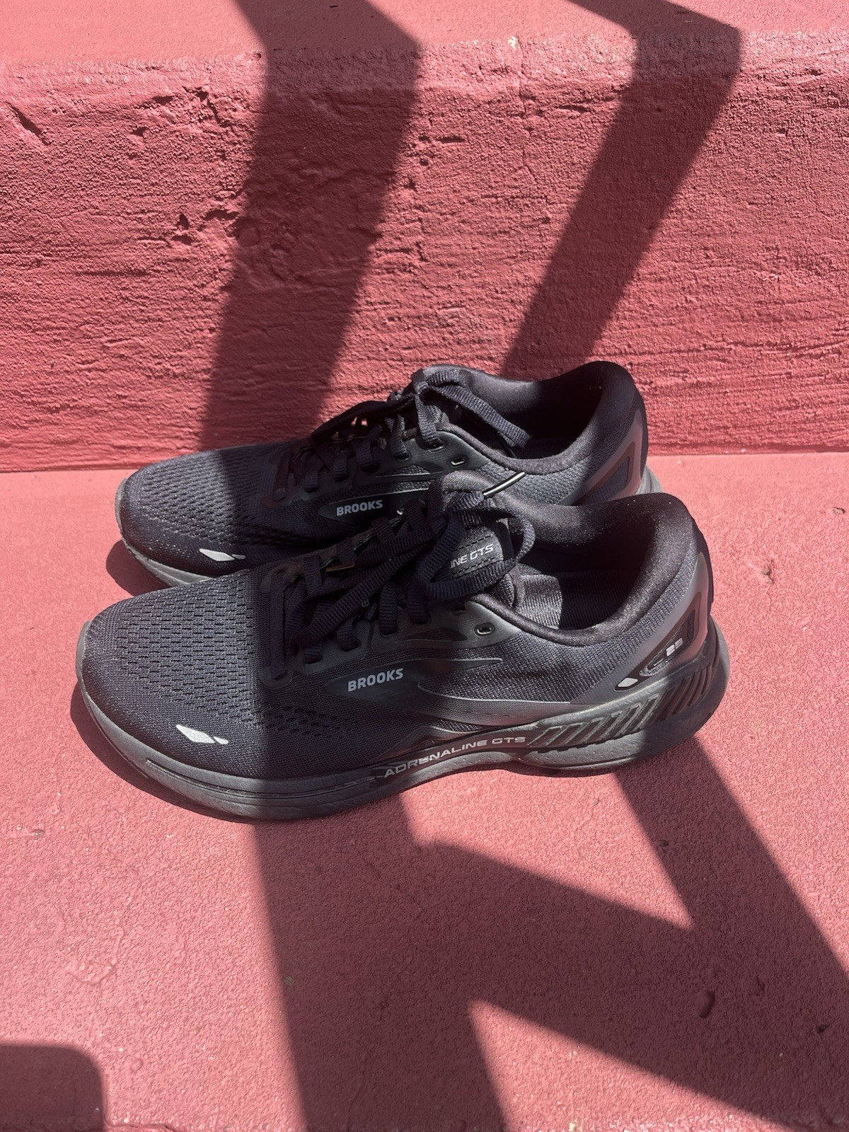 Brooks Adrenaline GTS 23 Women’s Black Mesh Lace-Up Low Top Running Sneakers