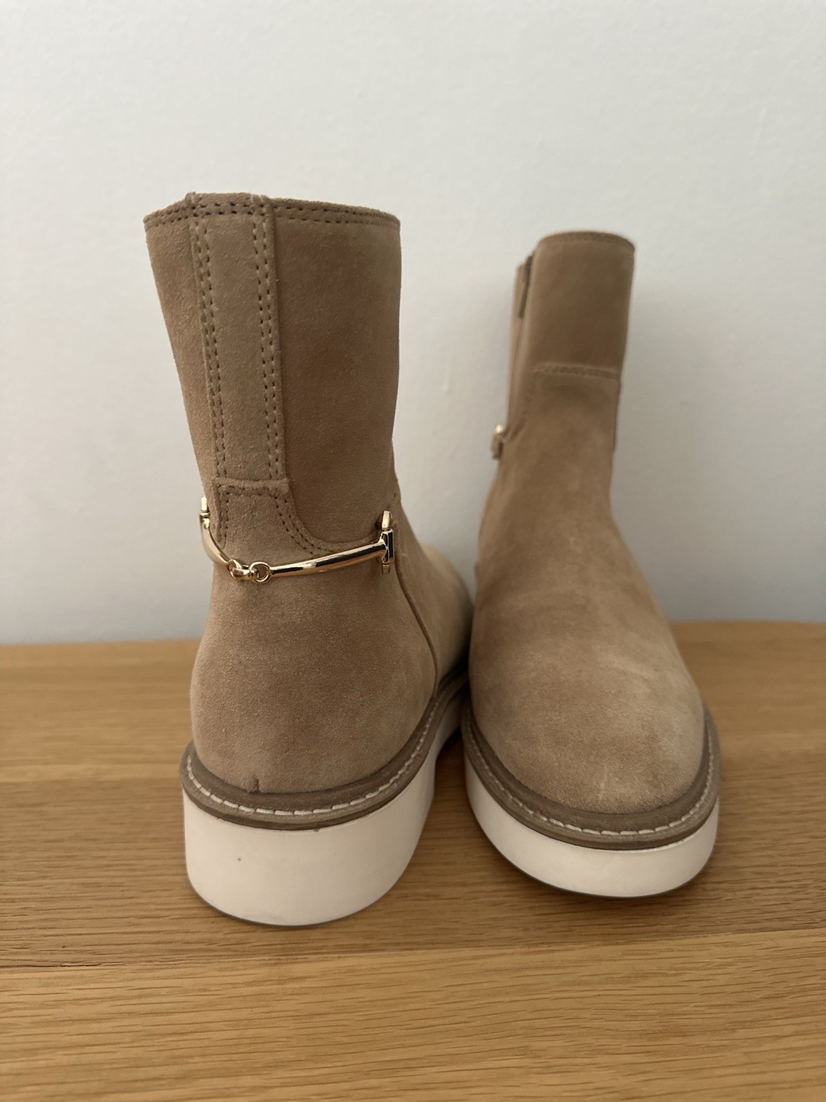 NWOT Steve Madden Suede Boots Size 7 Womens