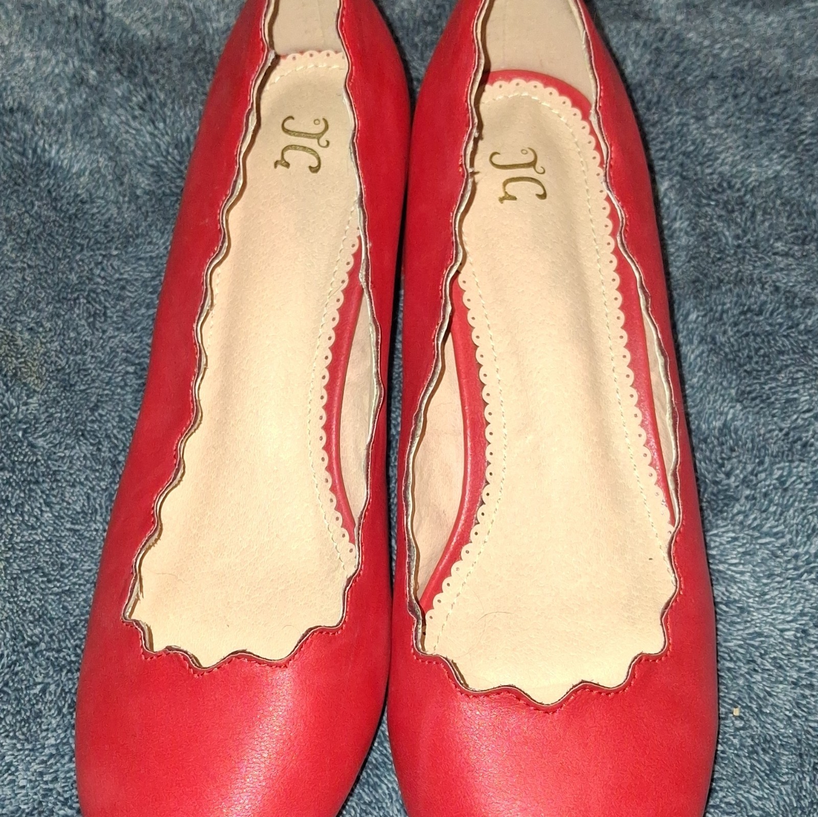 Journee Collection Red Scalloped Block Heel Pumps Round Toe Slip-On 9 Standard