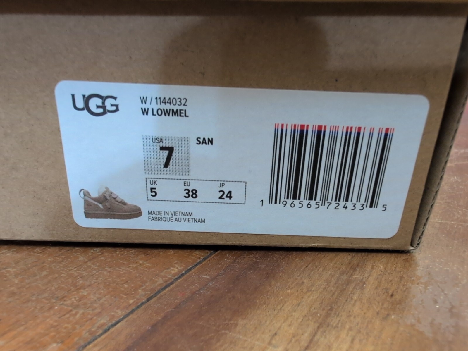 UGG Women’s Lowmel Sneakers in Sand Suede Sz 7 NEW 1144032 Faux Fur Lined