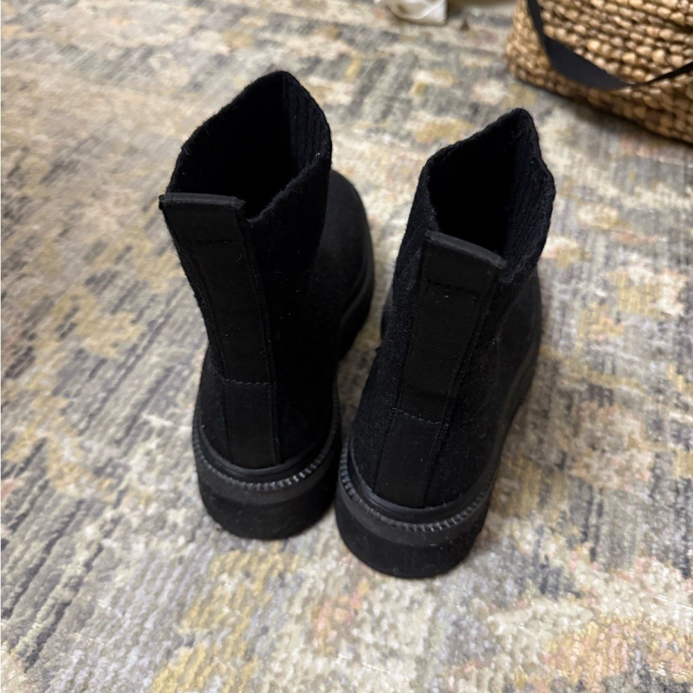 Sofft Provea knit sock black Ankle Boots with a chunky platform lug sole