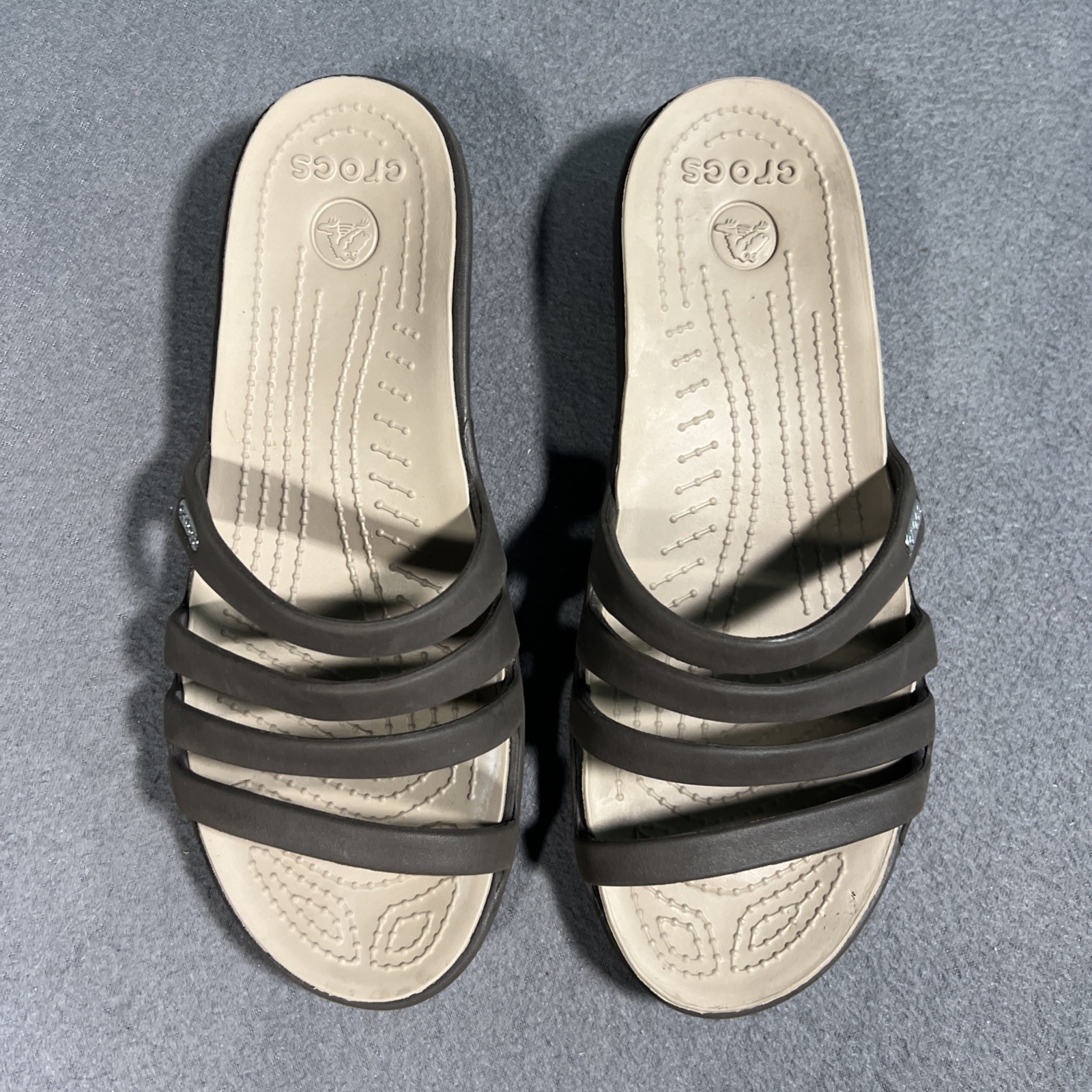 Crocs Rhonda Wedge Sandals Women’s 8 Brown Tan Strappy Slip On Casual **READ