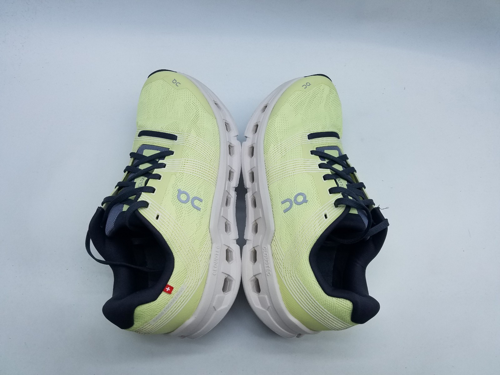 On Cloudgo Swiss Engineering Women’s Size 9.5 Road Running Shoes *Less than 5 mi