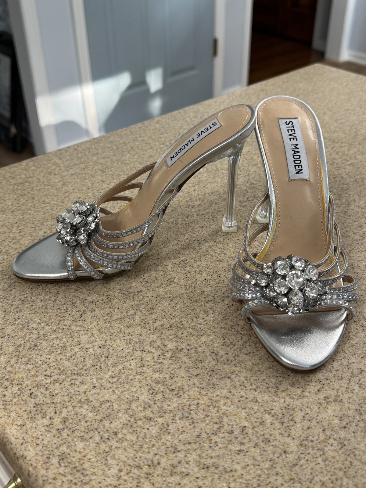 Steve Madden Silver Rhinestone Glass Bling Slip On Sandals 6 Clear Lucite Heels