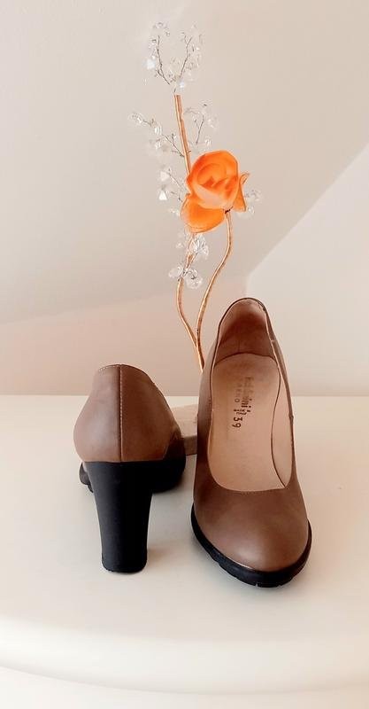 Women Baldinini heels beige leather 38