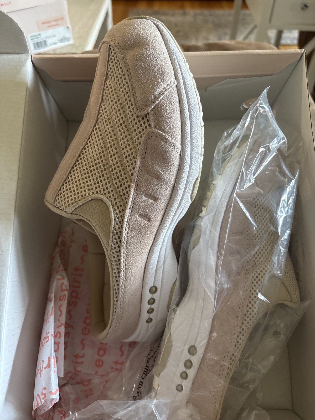 Easy Spirit Women’s Traveltime 8.5 Wide