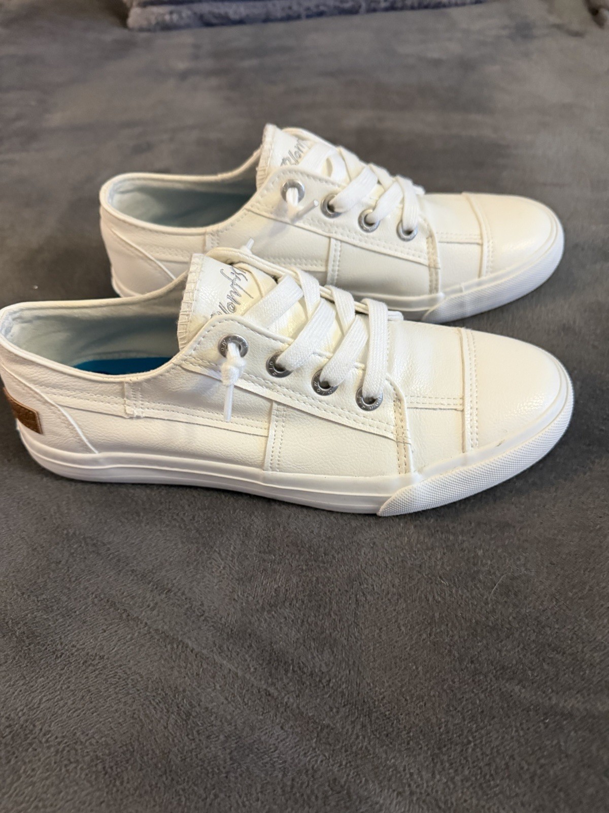 Blowfish White Leather Low Top Lace-Up Athletic Sneaker Unisex Adults