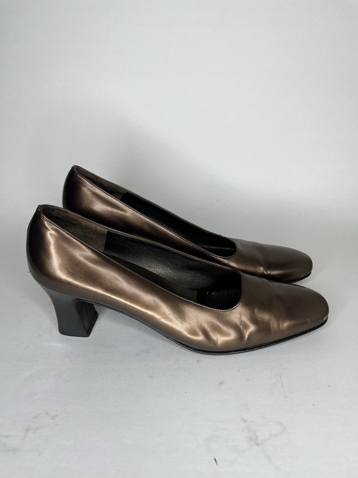 Salvatore Ferragamo Bronze Patent Leather Pumps Heels Women’s Sz 9 4A US/39.5EU