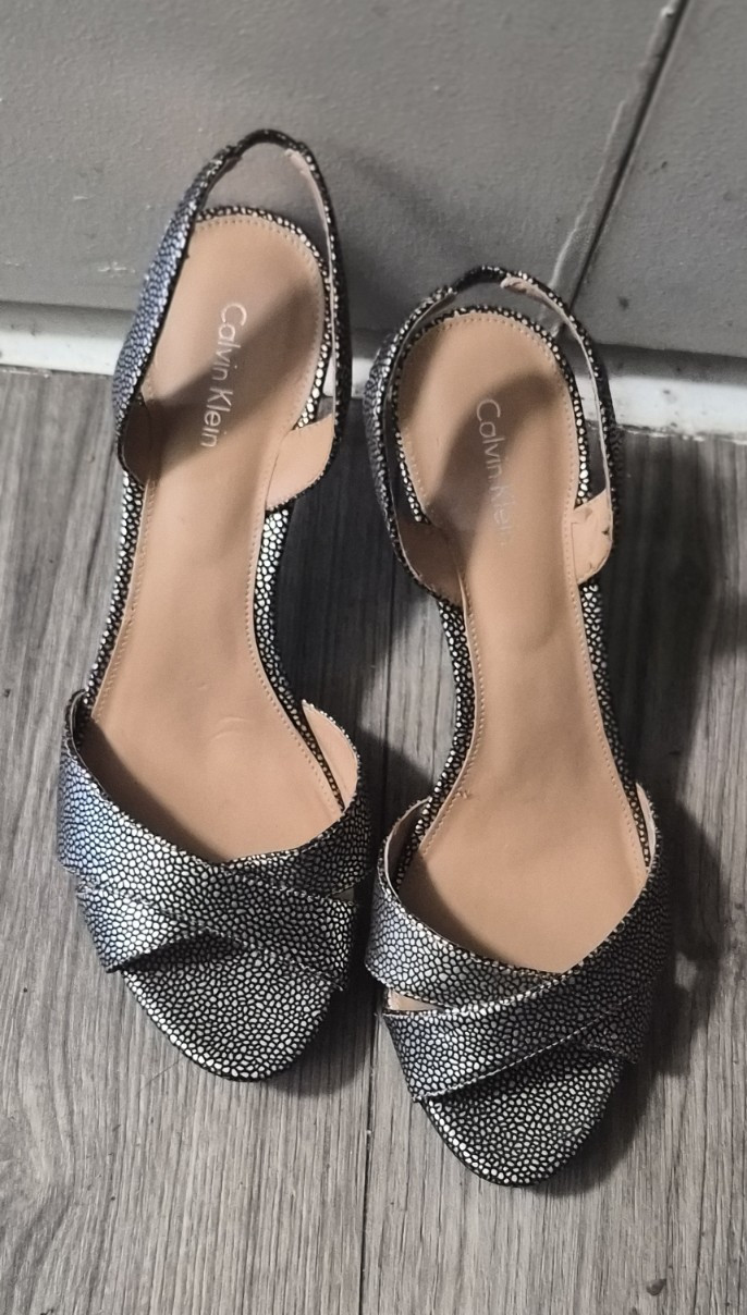 Calvin Klein Women’s Black/White Animal Print Leather Slingback Open Toe 6