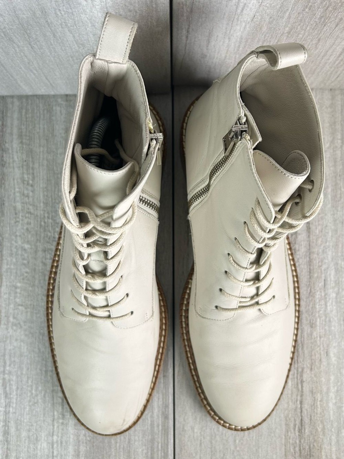 Vince Cabria Cream White Leather Lace-Up Side Zip Boots Women’s Size 9.5