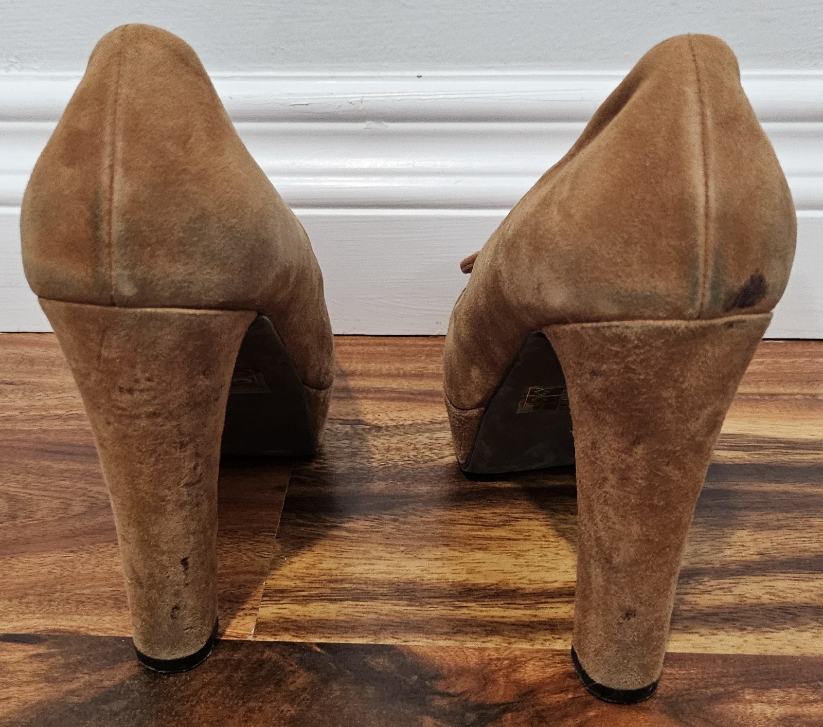 Levity Burnt Orange Heels Size 7M – Used