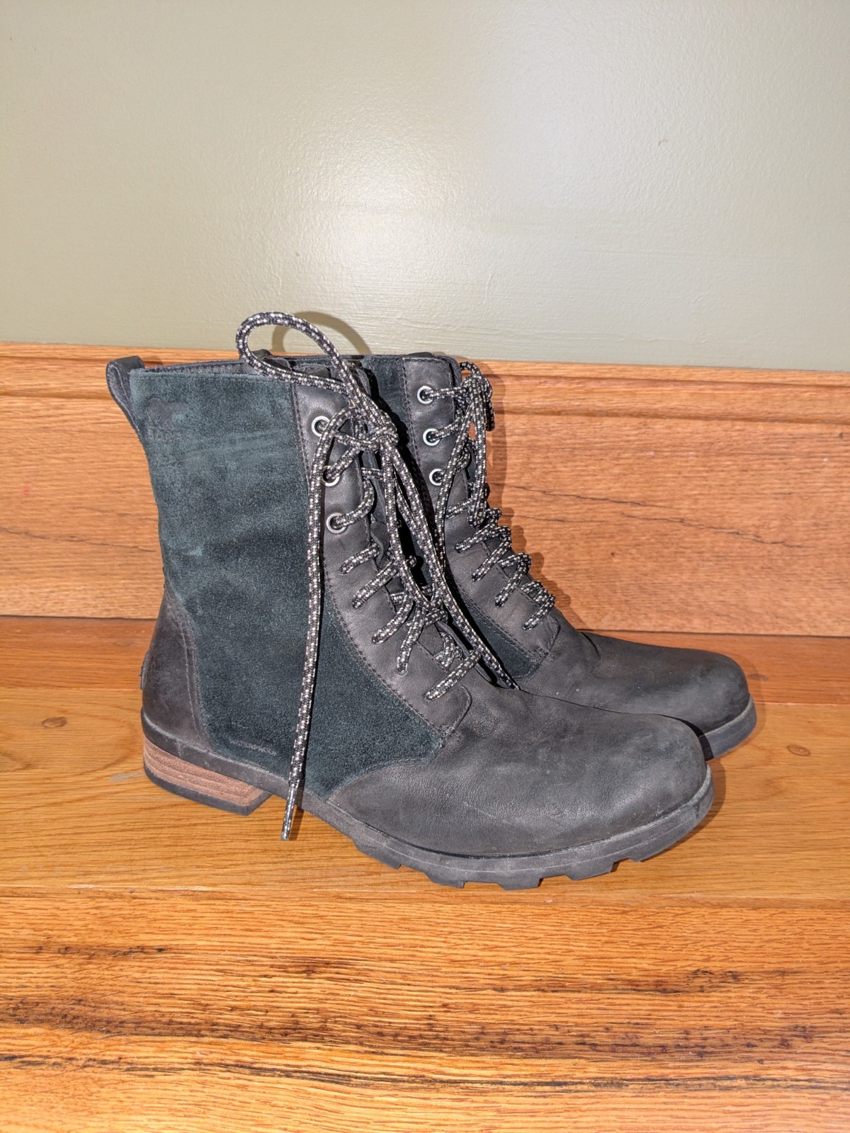Sorel Emelie Lace Up Zip Combat Moto Boot 9.5 Black Suede Leather Rain Resistant